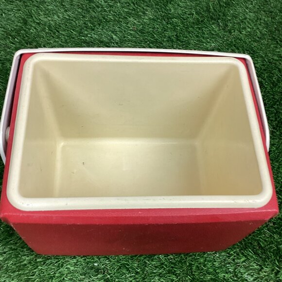 Vintage Little Playmate by Igloo Push Button Red White Logo Cooler - Picture 16 of 16